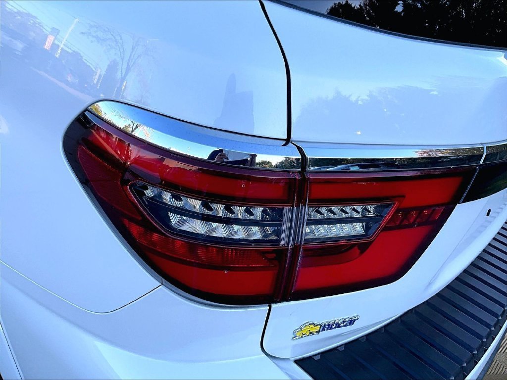 Certified Used 2022 White Nissan Platinum image 35