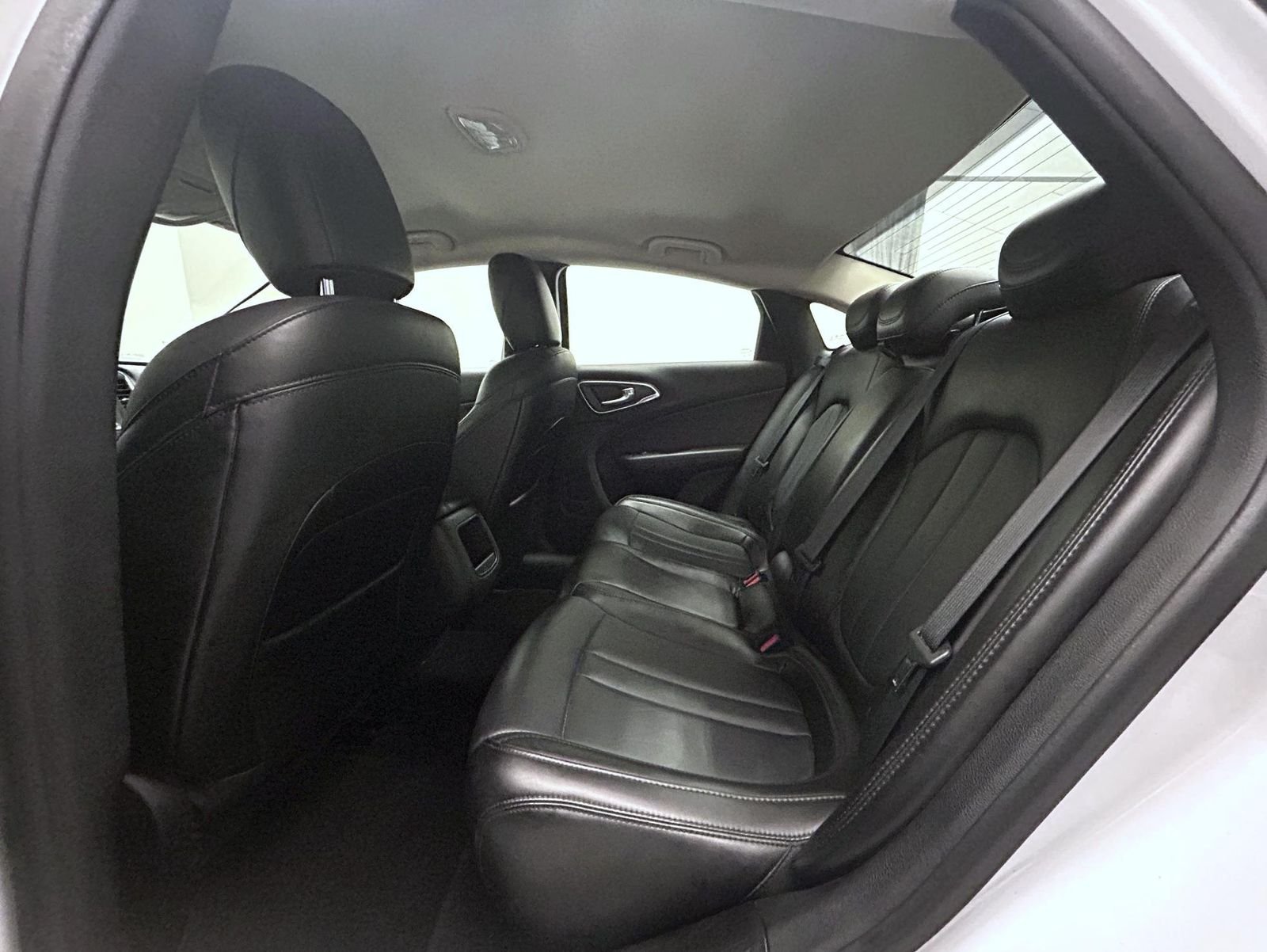 Used 2016 White Chrysler Limited image 19