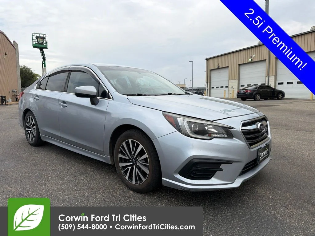 Used 2018 Ice Silver Metallic Subaru 2.5i image 1