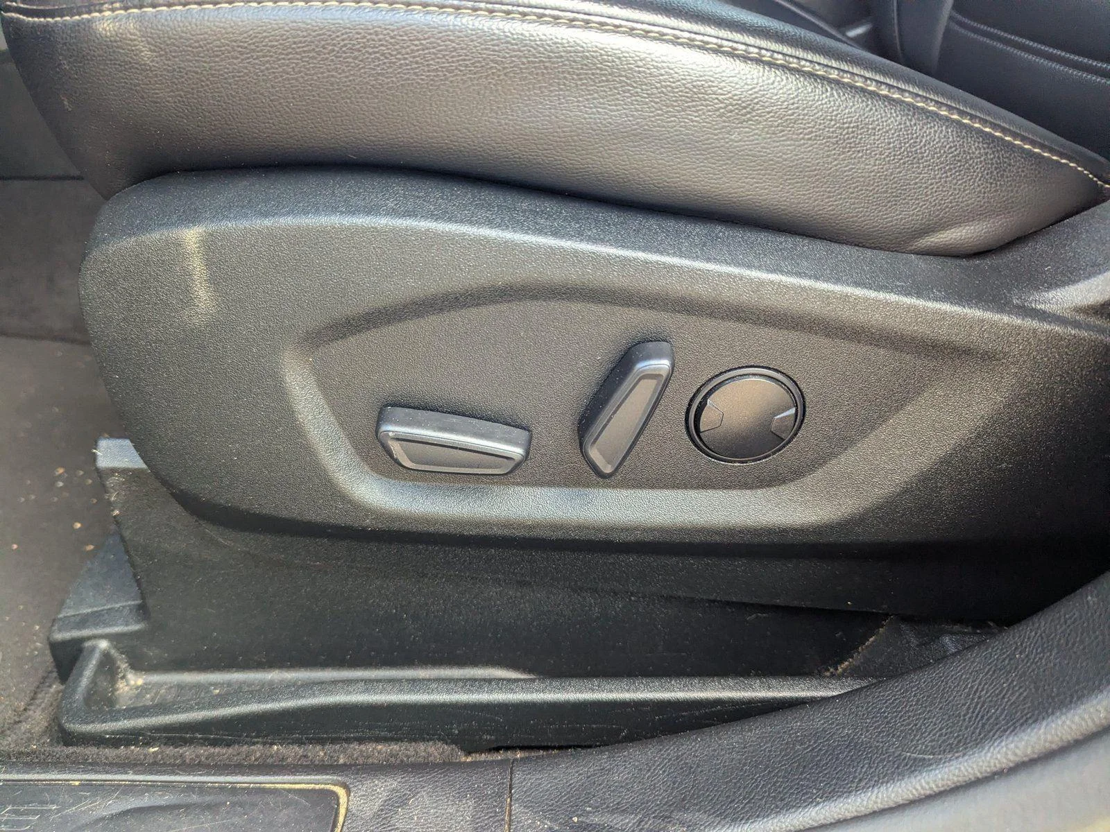 Used 2022 Agate Black Ford SEL image 13