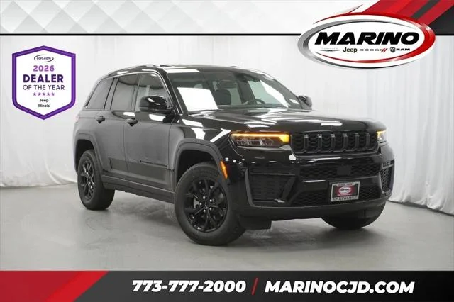 New 2026 Diamond Black Crystal Pearl-Coat Exterior Paint Jeep Laredo image 1