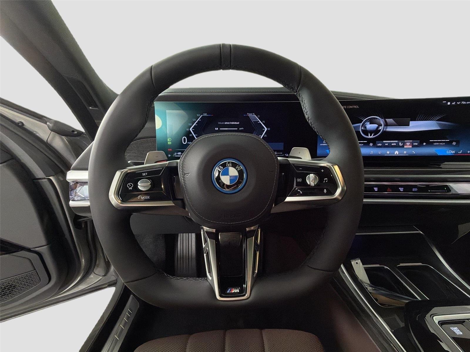 New 2026 Oxide Grey Metallic BMW 750e xDrive image 11