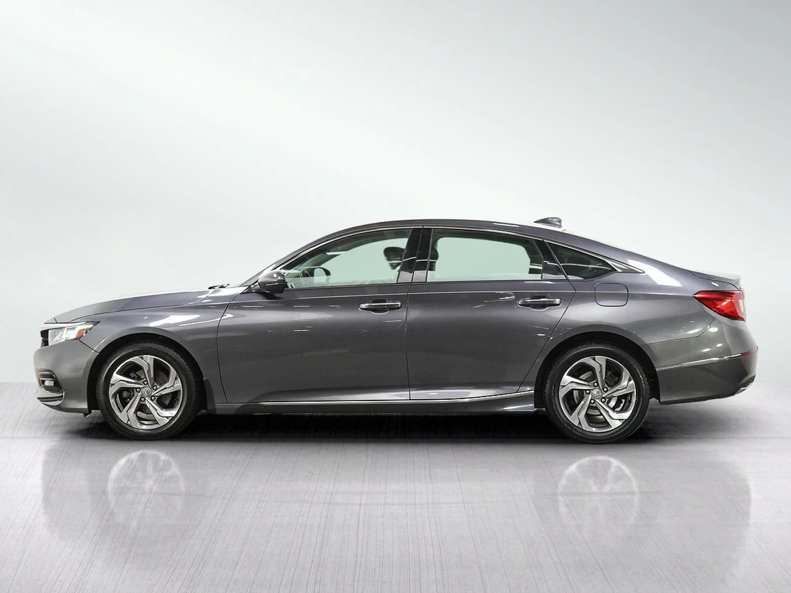 Used 2019 Honda Accord EX-L with VIN 1HGCV1F54KA807417 for sale in Burnsville, Minnesota