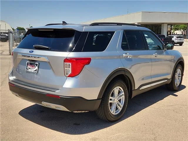 Used 2023 Silver Ford XLT 4x2 image 4