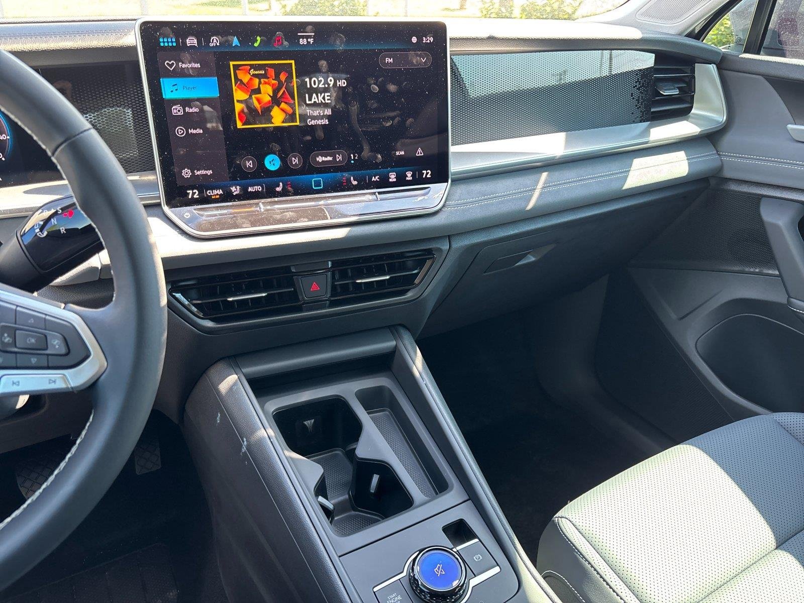 2025 Volkswagen Tiguan SE - Photo 28