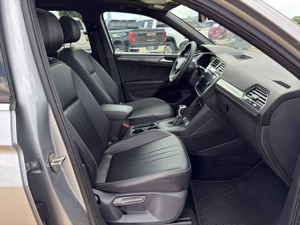 Used 2022 Pyrite Silver Metallic Volkswagen SE R-Line Black image 12