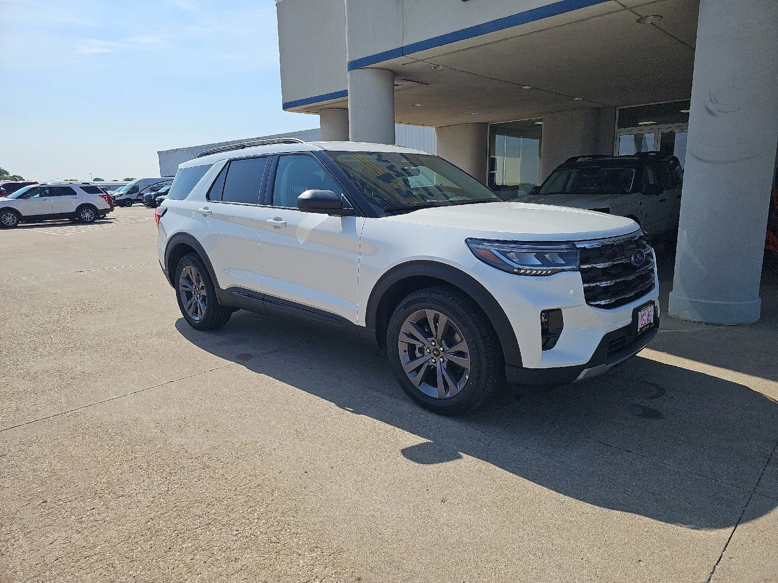 New 2026 Star White Metallic Tri-Coat Ford Active image 2