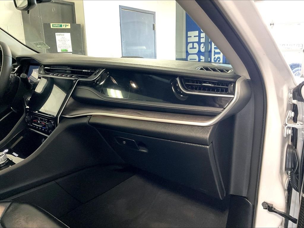 Used 2024 White Jeep 4xe image 13