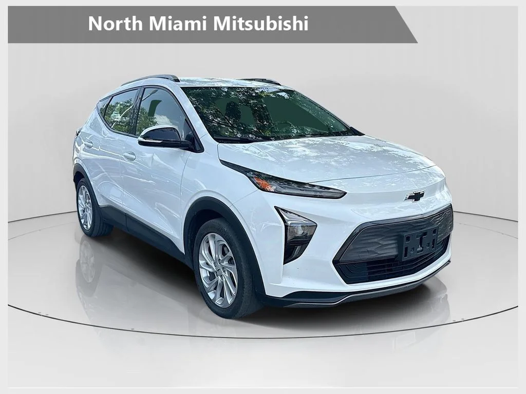 Used 2022 White Chevrolet LT image 1