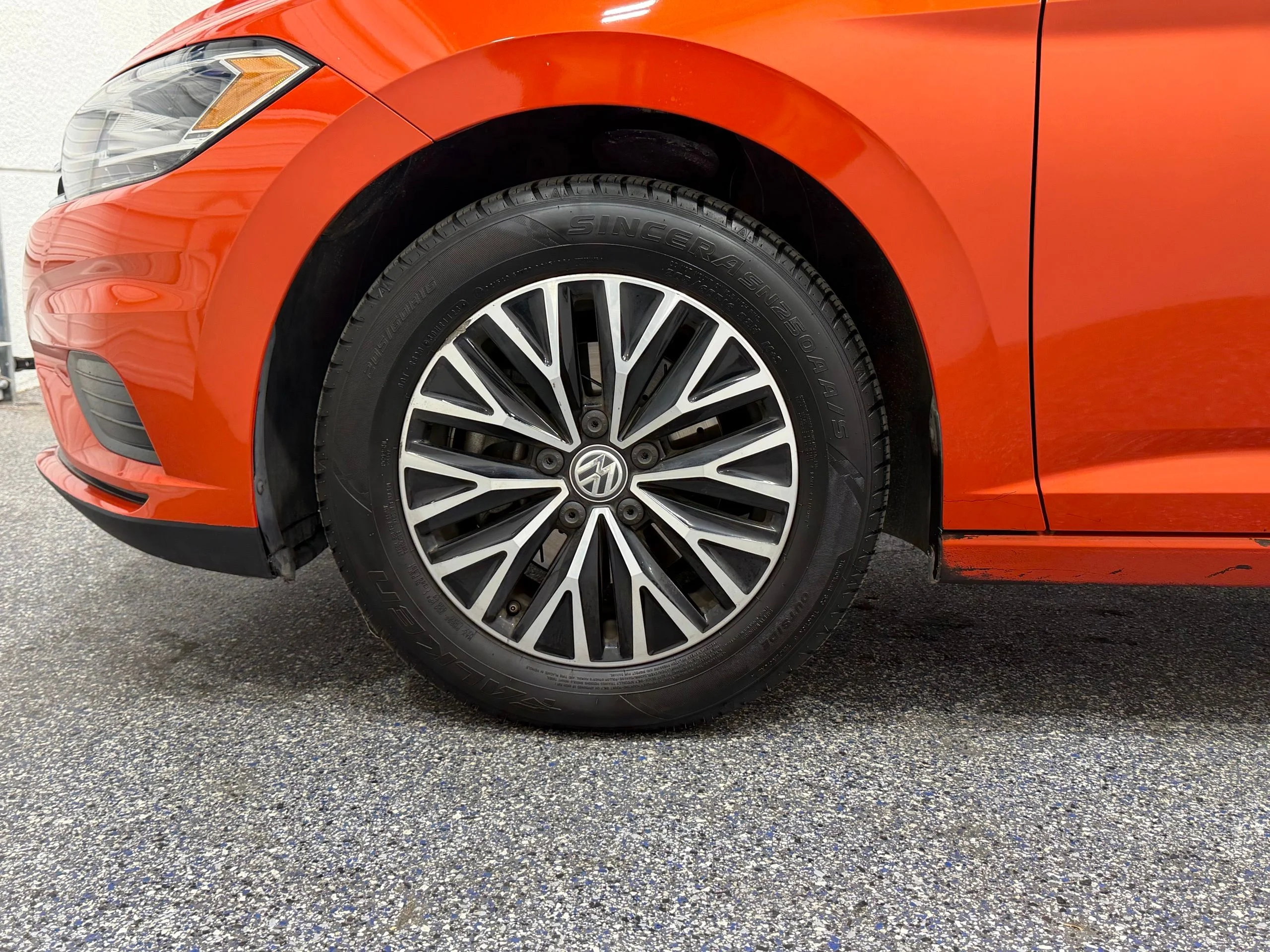 Used 2019 Orange Volkswagen 1.4T SE image 11