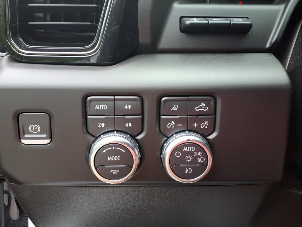Used 2022 Summit White GMC AT4 image 14