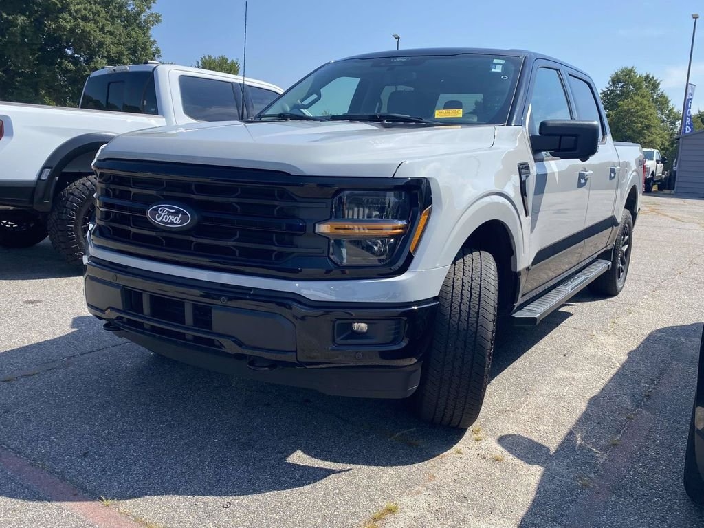 Used 2024 Avalanche Ford XLT image 3