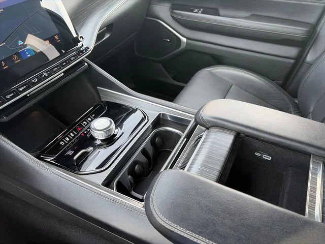 Used 2024 Metallic Jeep Series II image 27