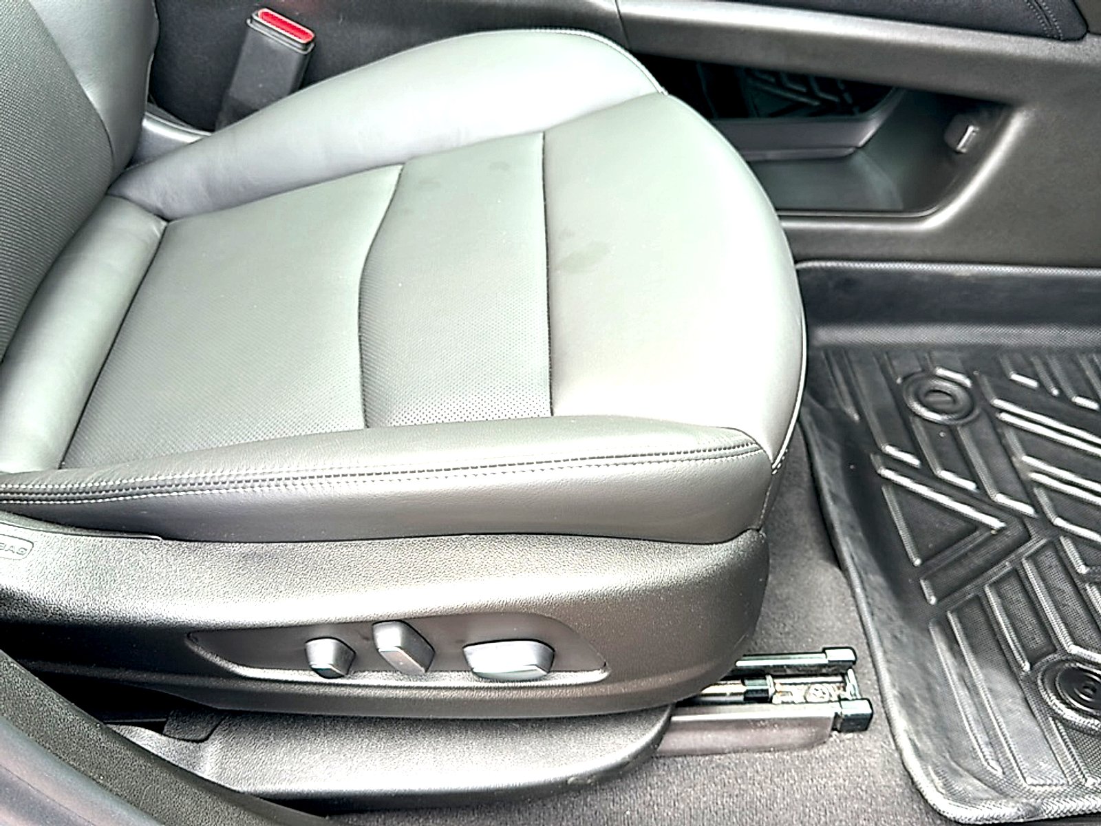 Used 2024 Argent Silver Metallic Cadillac AWD Sport image 26