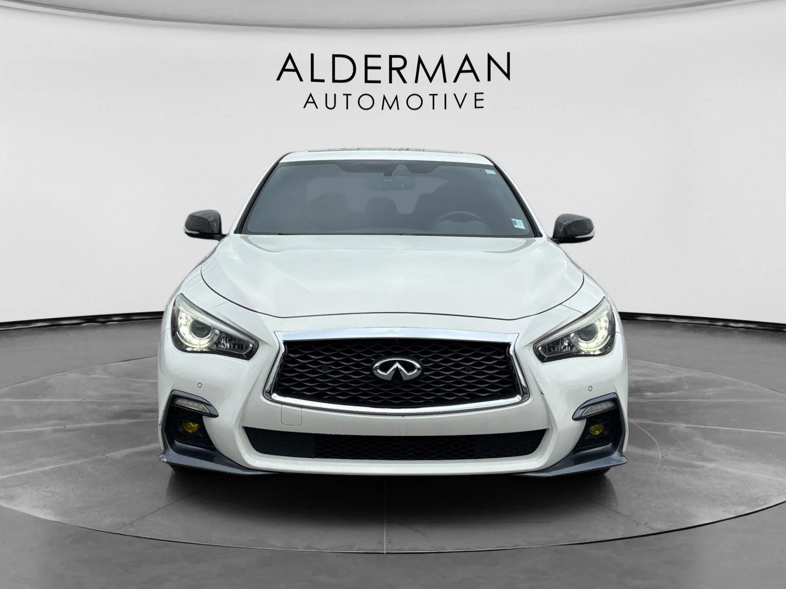 Used 2018 Pure White INFINITI RED SPORT 400 image 8