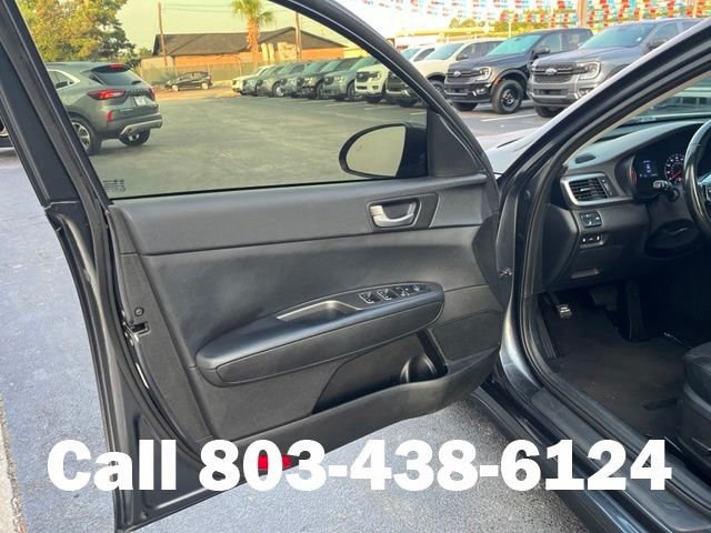 Used 2019  Kia S image 5