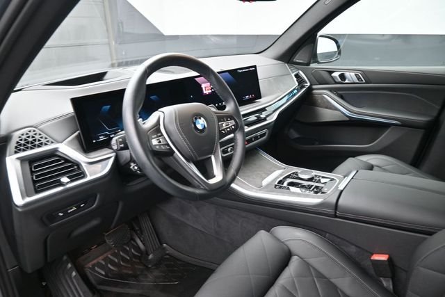 Used 2025 Gray BMW sDrive40i image 19