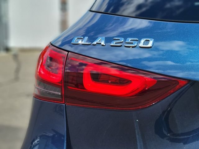 Used 2023 Blue Mercedes-Benz GLA 250 image 11