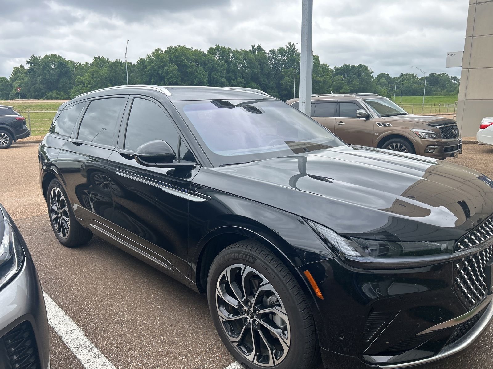 Used 2024 Black Lincoln Reserve image 10