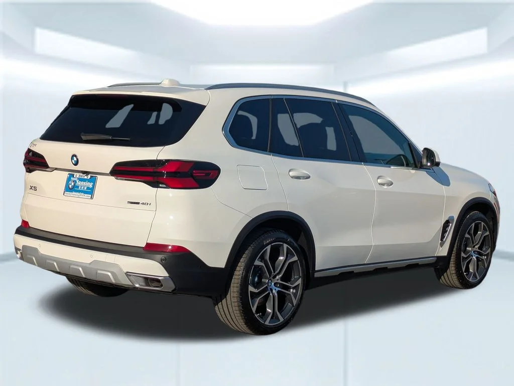 New 2026 White BMW sDrive40i image 5