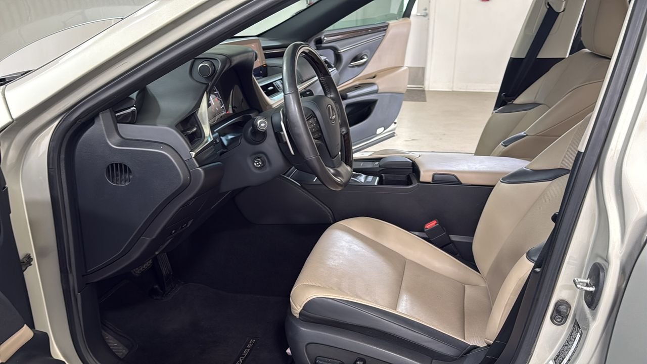 Used 2020 Beige Lexus 350 image 12