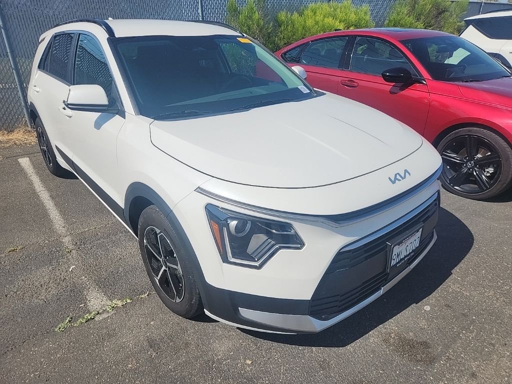 2024 Kia Niro EX HEV's photo