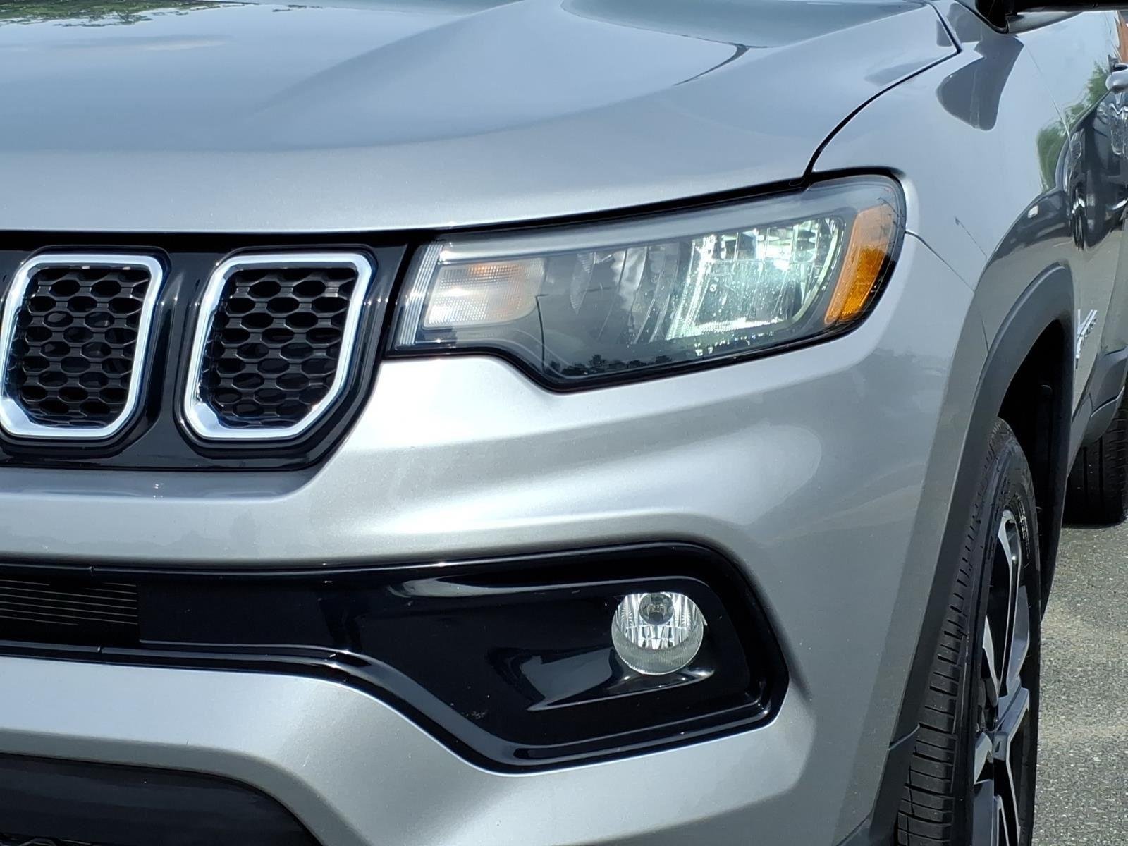 Used 2023 Billet Silver Metallic Clearcoat Jeep Limited image 15