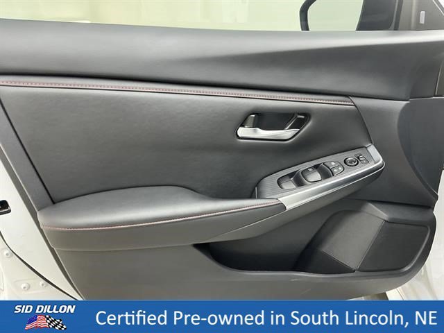 Certified Used 2025 Aspen White Tricoat/Super Black Nissan SR image 15