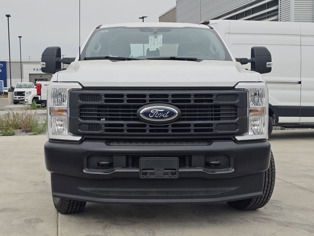 New 2026 Oxford White Ford XL image 3
