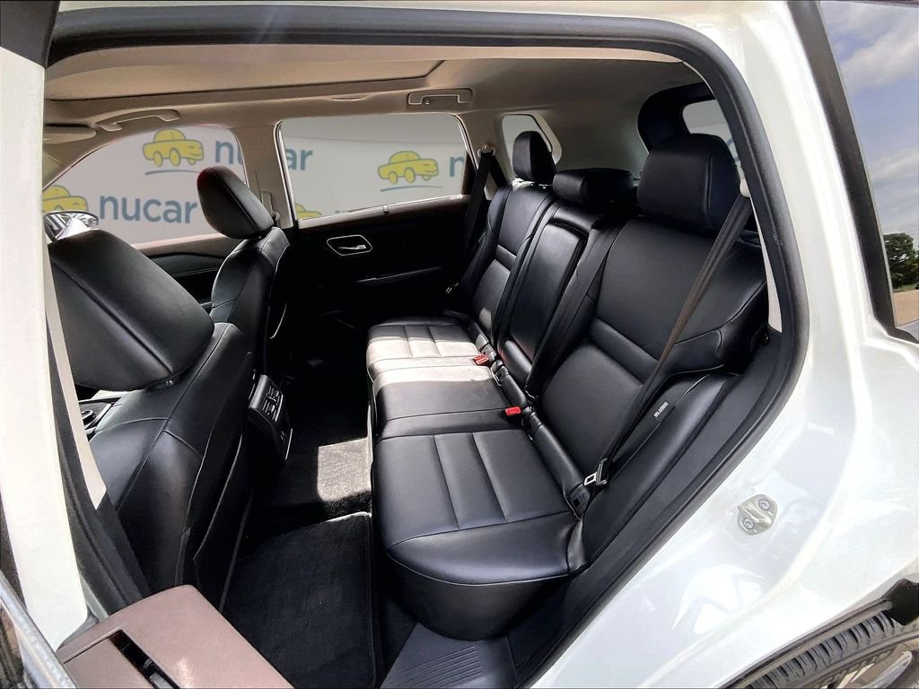 Used 2021 White Nissan SV image 15