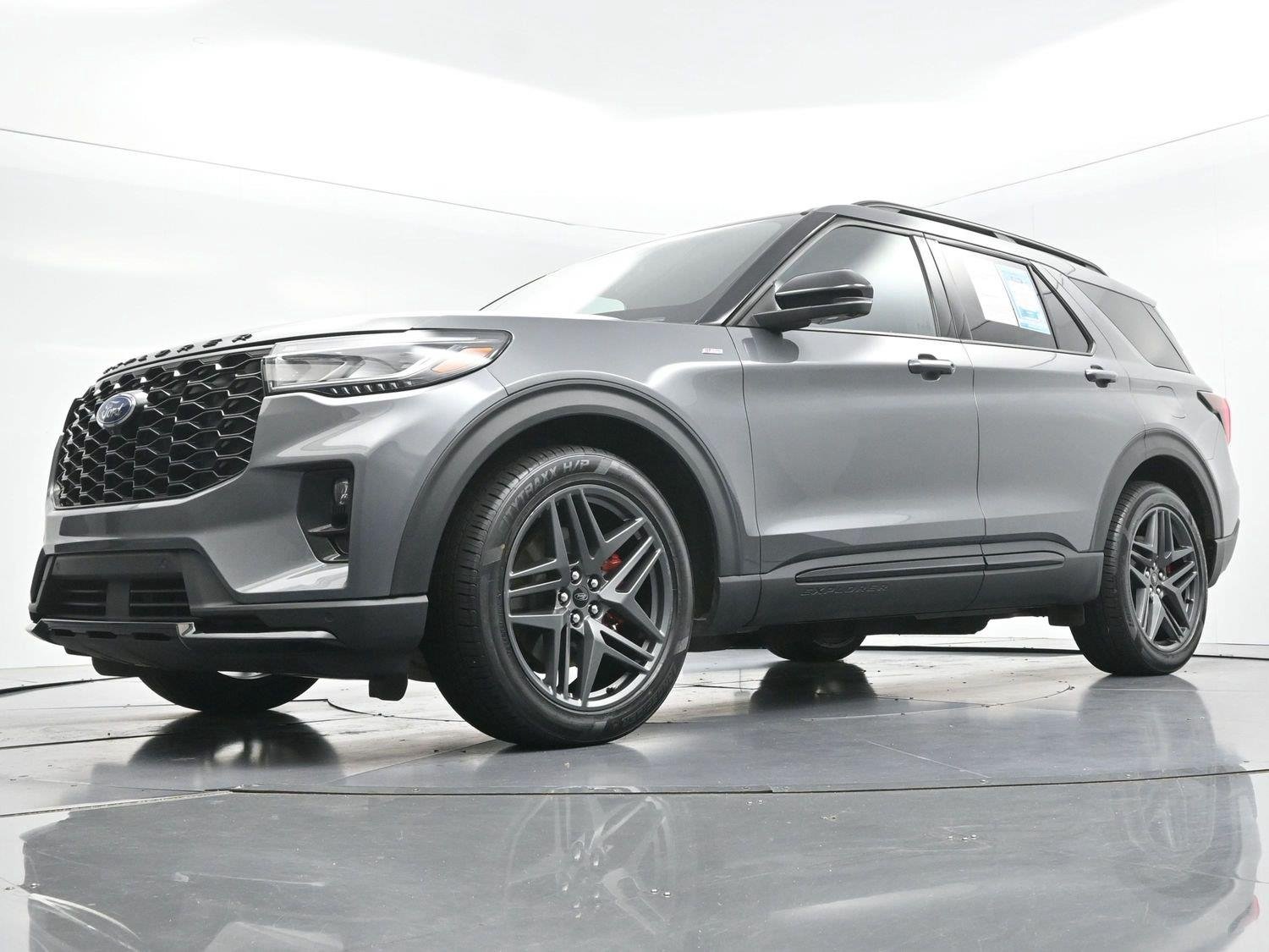 Used 2025 Carbonized Gray Ford ST-Line image 50
