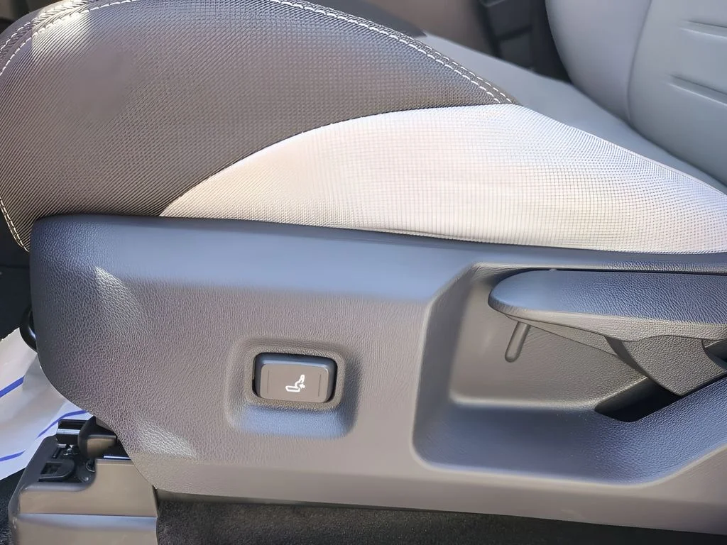 2025 Toyota Tacoma TRD Sport - Photo 19