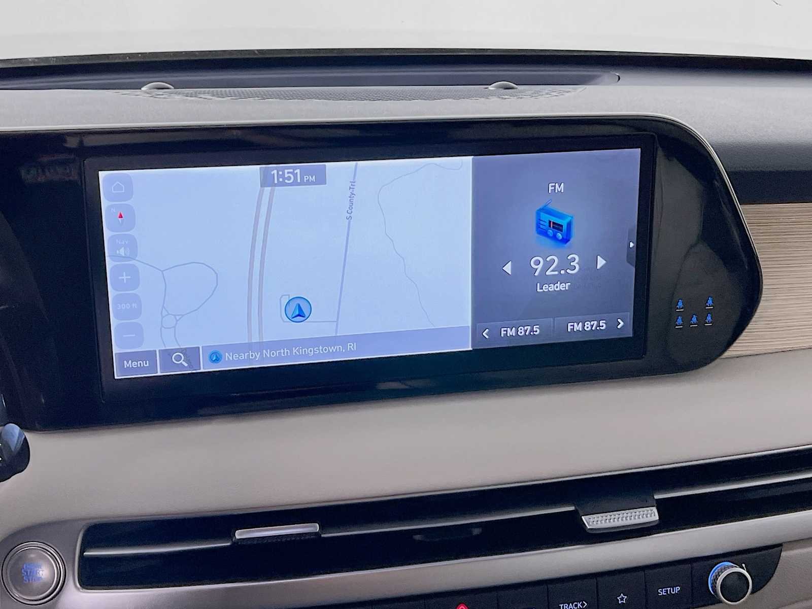 Used 2023 Moonlight Cloud Hyundai Limited image 13