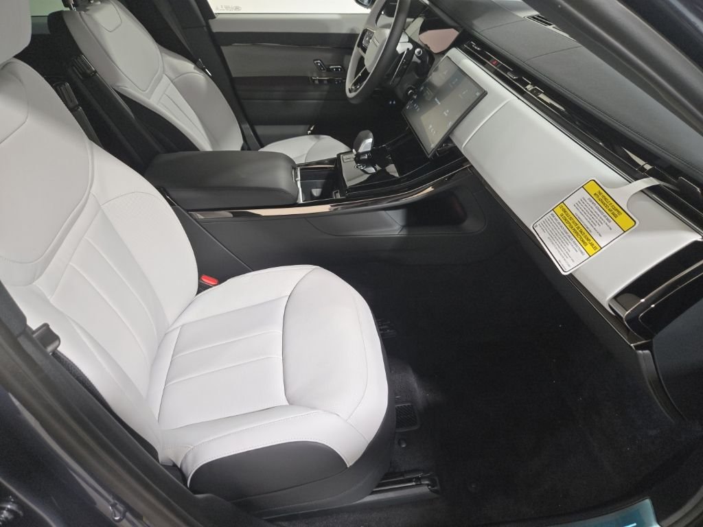 New 2026 Varesine Blue Land Rover Dynamic SE image 19