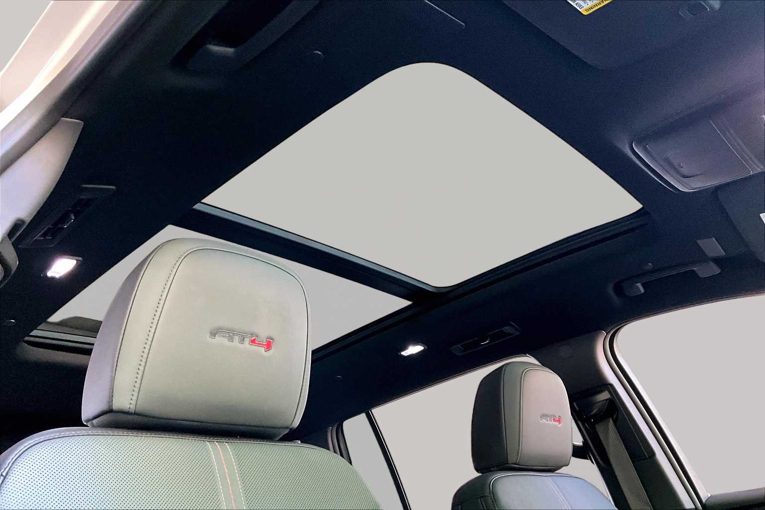 Used 2025 Summit White GMC AWD AT4 image 13
