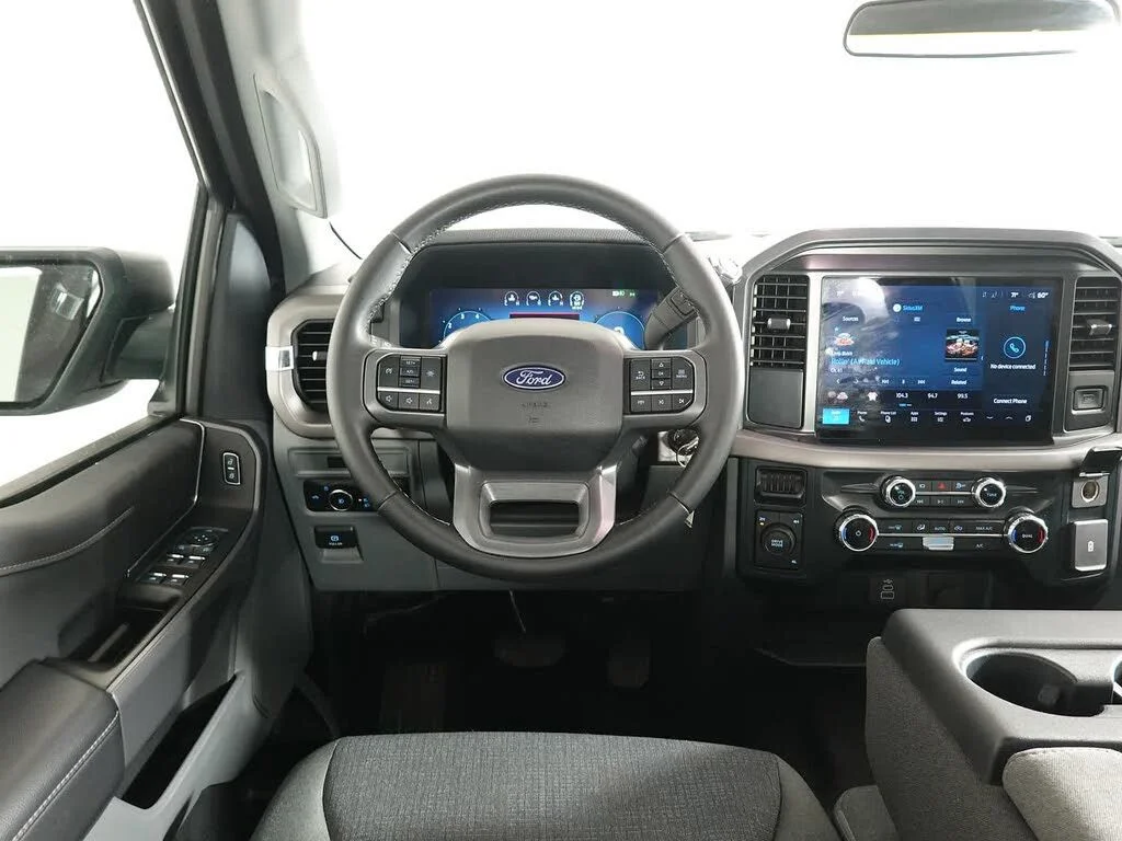 Used 2025 Silver Metallic Ford XLT image 17