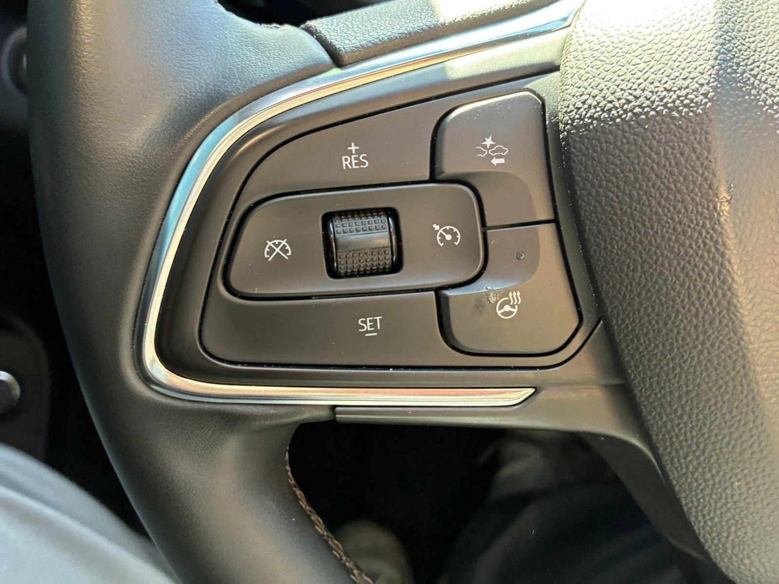 Used 2025 Summit White Buick Sport Touring image 25