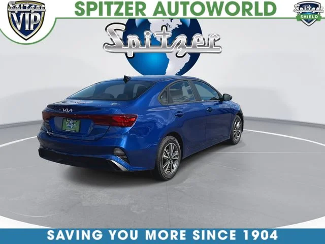 Used 2024 Blue Kia LXS image 9