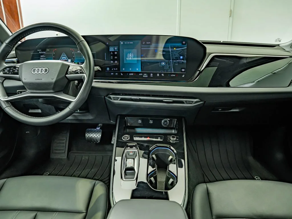 Used 2025 Glacier White Audi 2.0T Premium Plus image 28