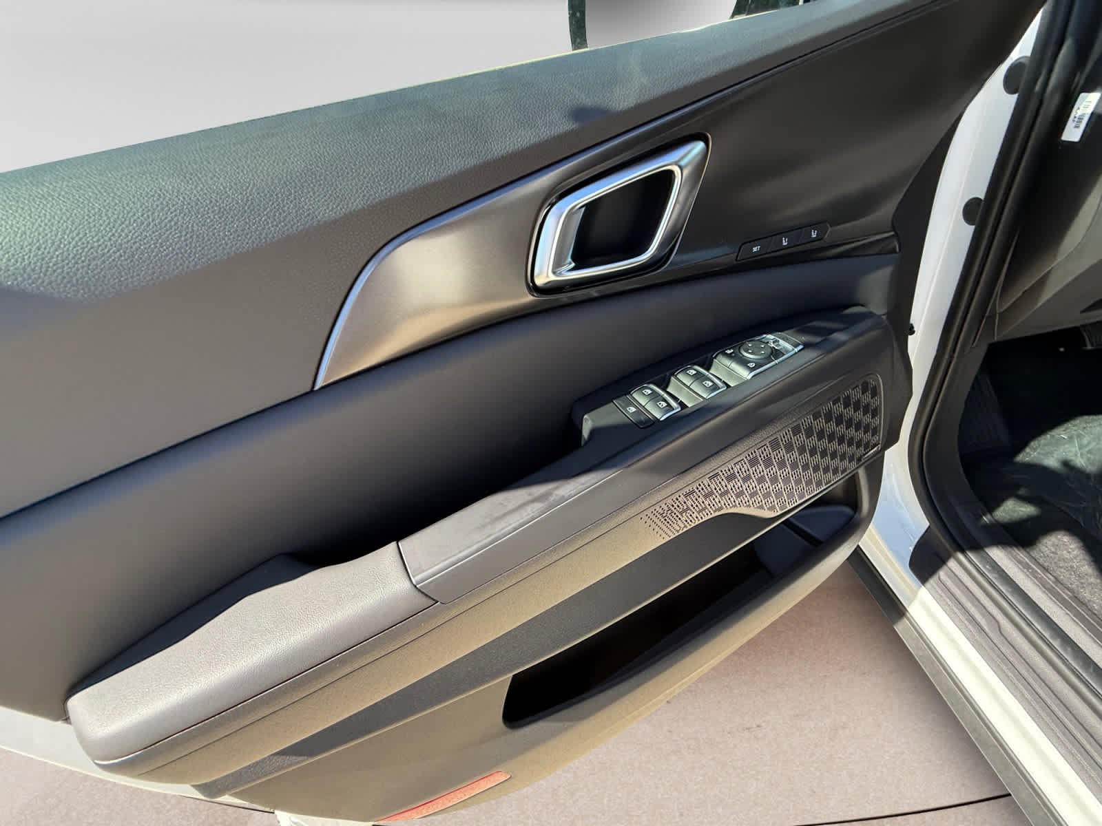New 2026 Snow White Pearl Kia SX Prestige image 10
