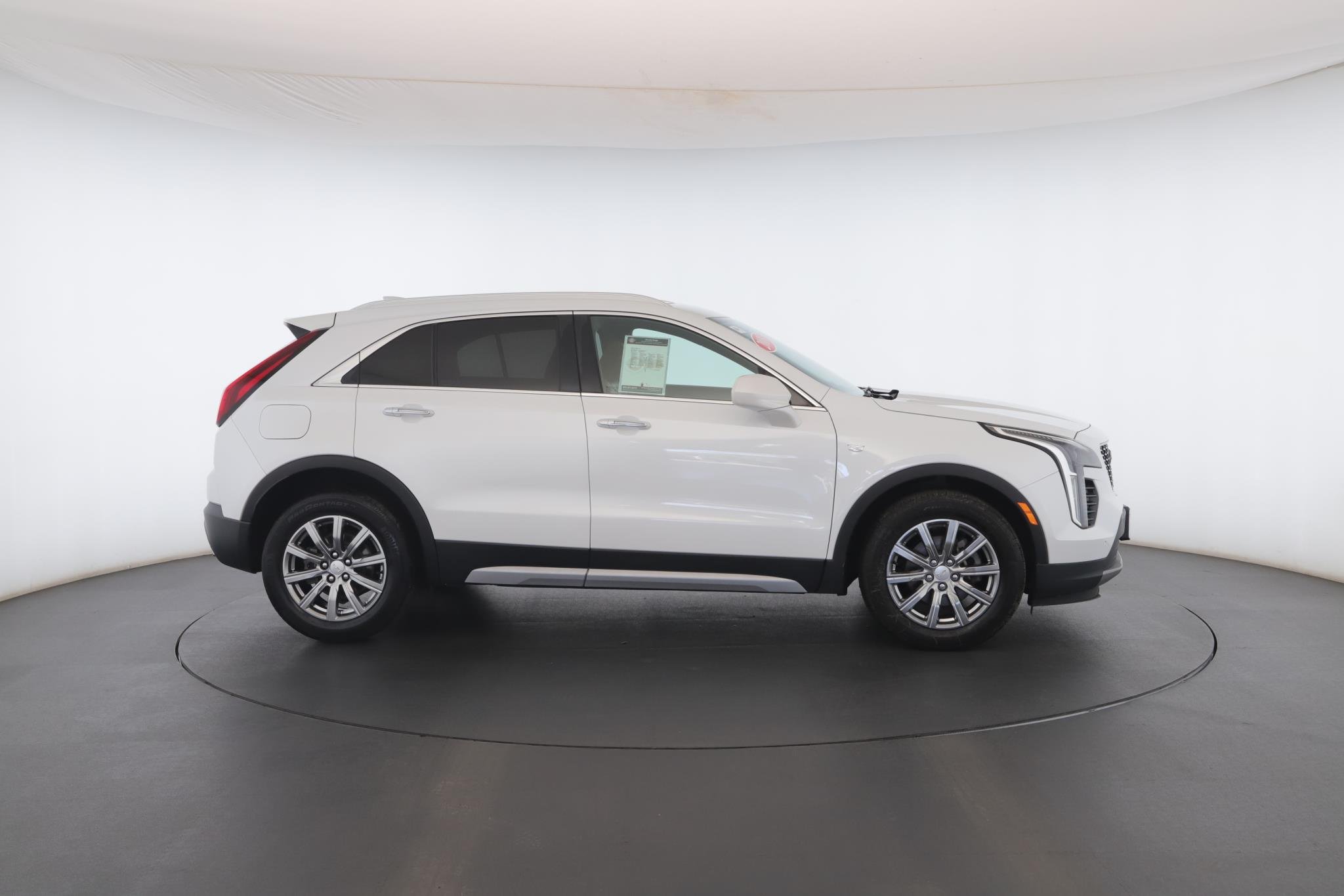 Used 2019 Crystal White Tricoat Cadillac Premium Luxury AWD image 24