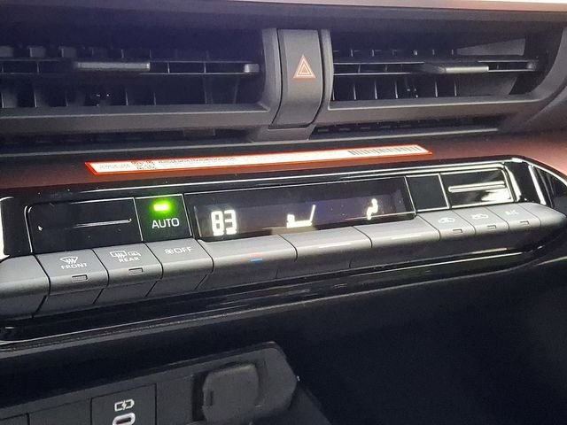 2026 Toyota Prius Plug-in Hybrid SE - Photo 11