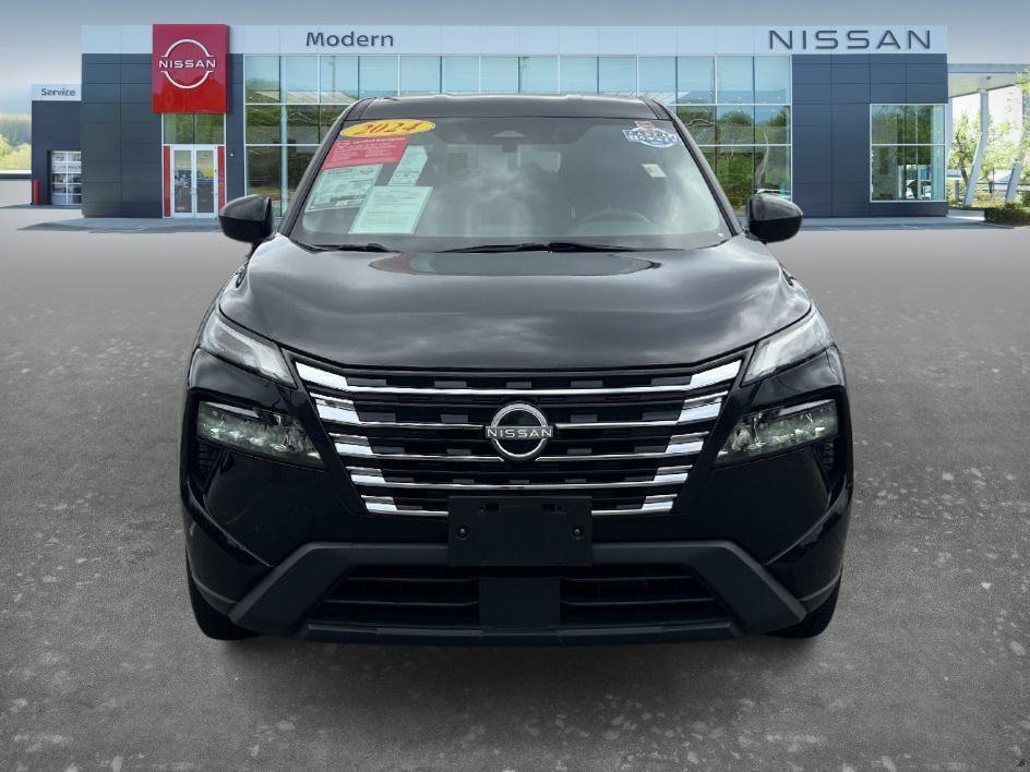 Certified Used 2024 Super Black Nissan SV image 2