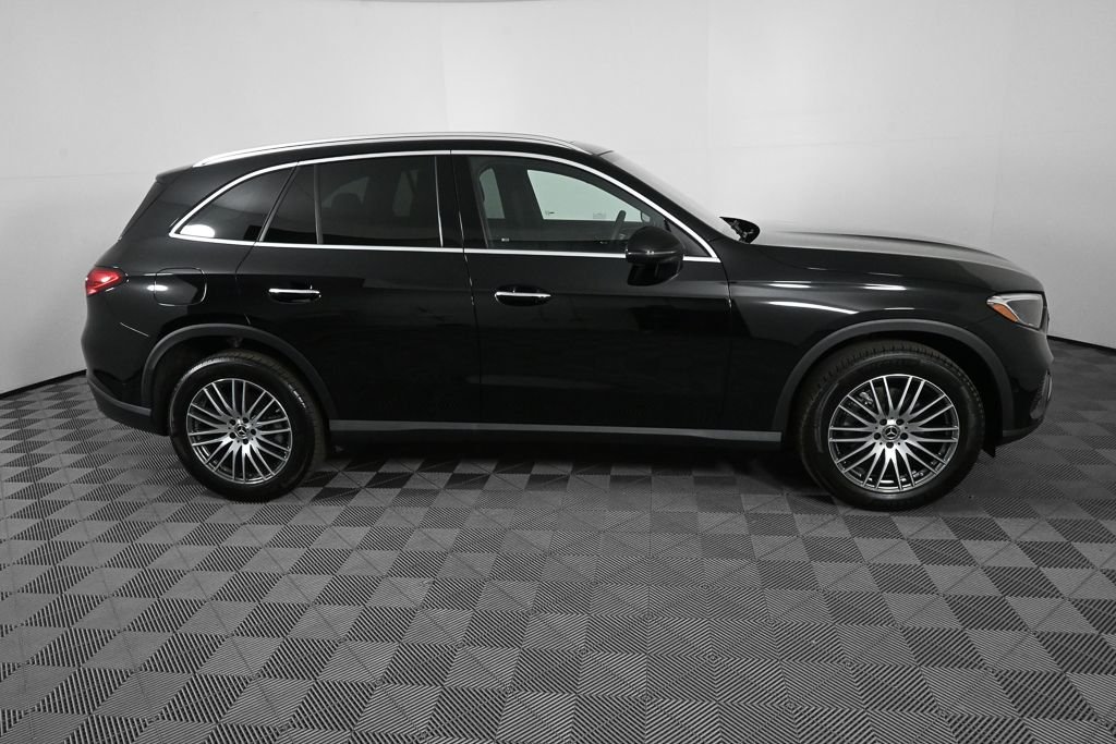 Certified Used 2026  Mercedes-Benz GLC 300 image 25