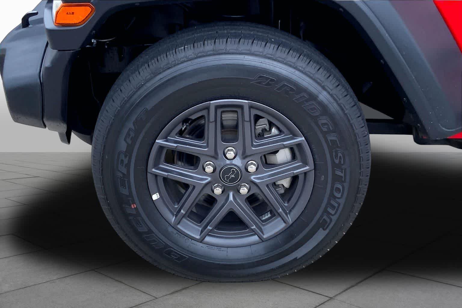 Used 2025 Firecracker Red Clearcoat Jeep Sport S image 10