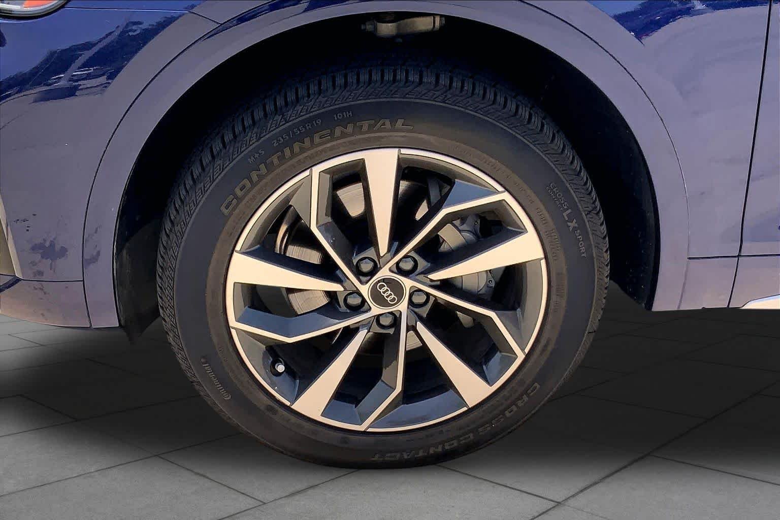 Used 2021 Navarra Blue Metallic Audi Premium Plus image 21