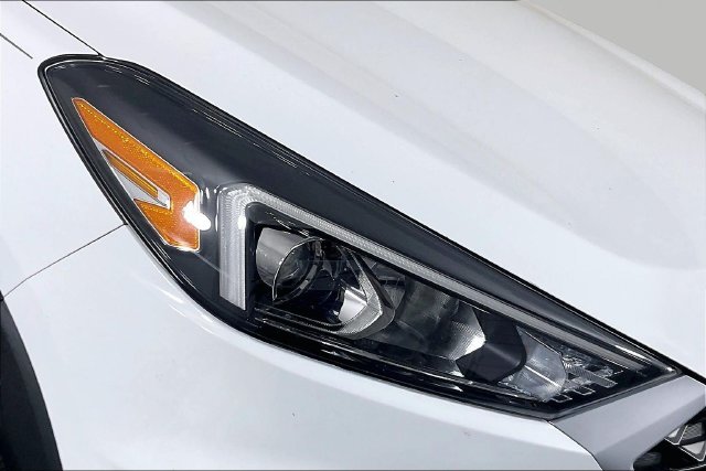 Used 2019 White Hyundai Value image 26