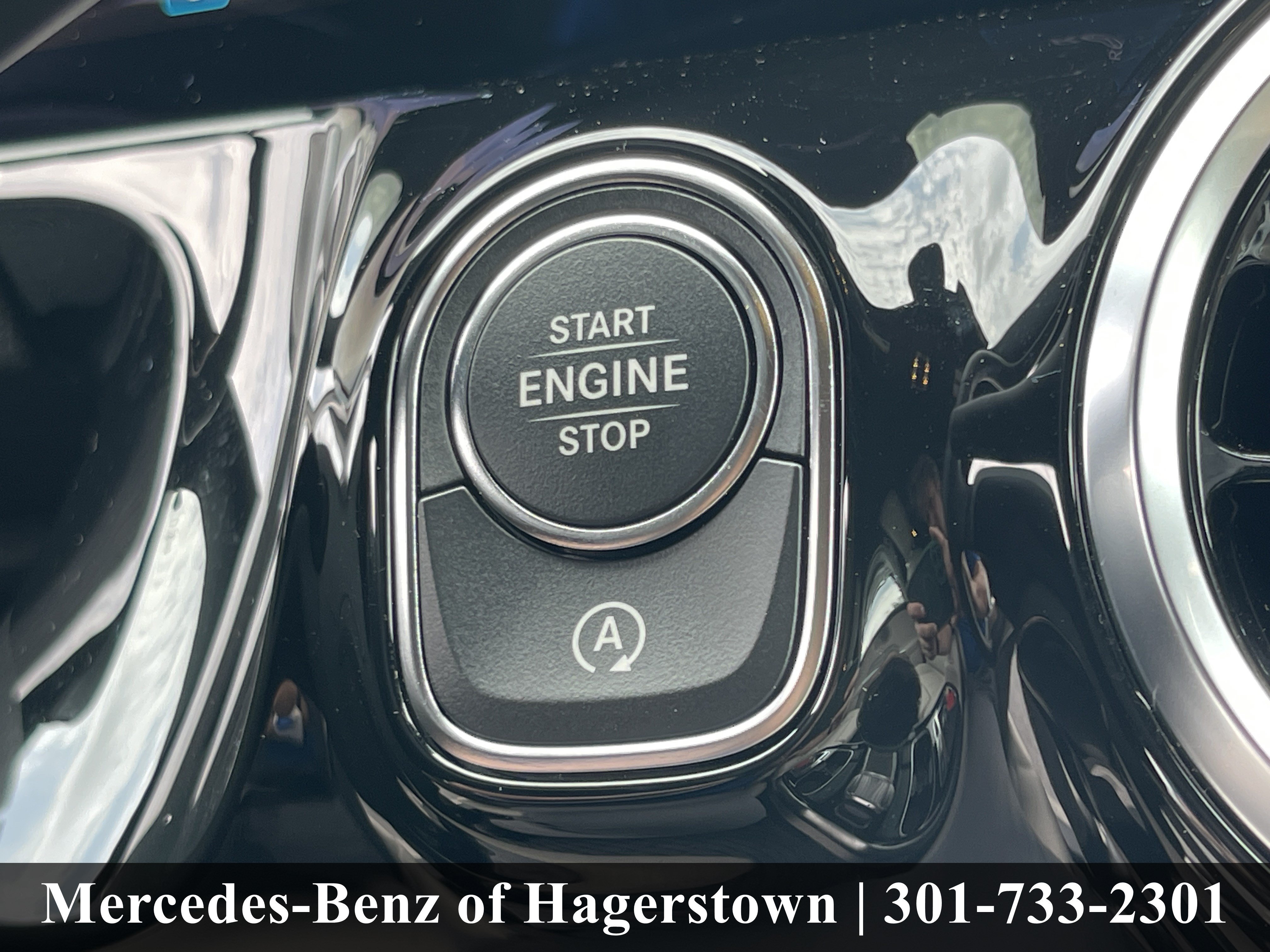 Certified Used 2025 Polar White Mercedes-Benz GLA 250 4MATIC® SUV image 18