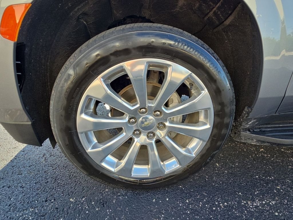 Used 2021 Gray Chevrolet Premier image 18