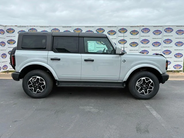 2026 Ford Bronco Outer Banks